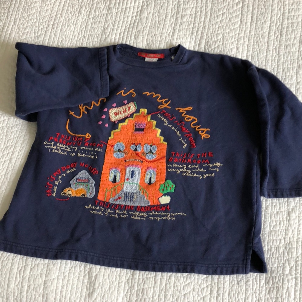 Sweatshirt